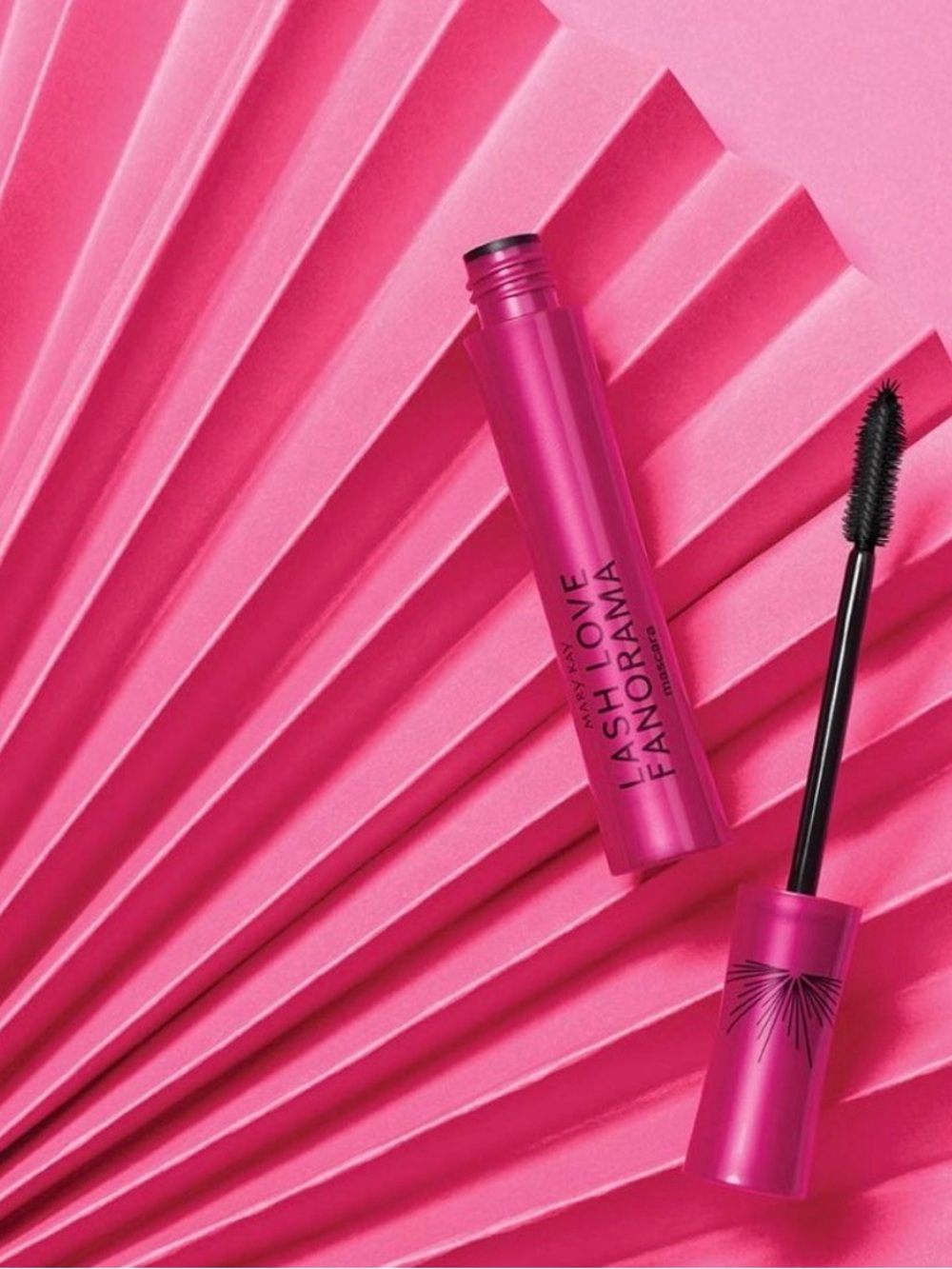Mary Kay Lash Love Fanorama Mascara in Black - Picture 5 of 5